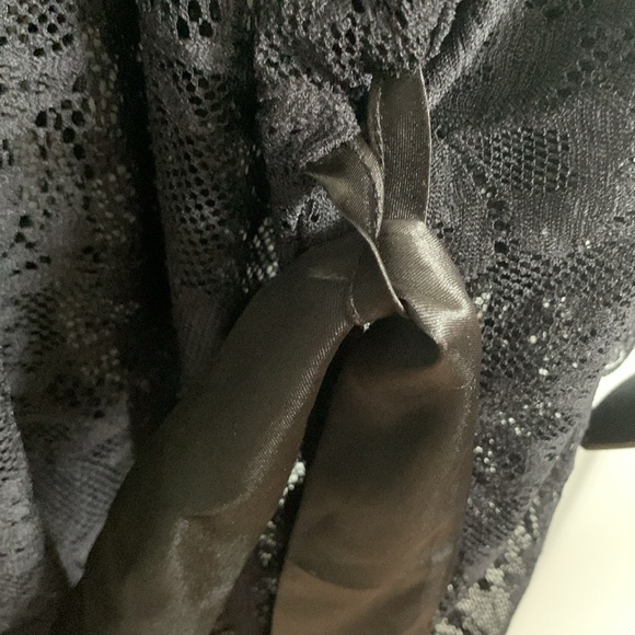 Lovehoney Plus Size Flaunt Me Floral Lace Robe Black One Size Queen - Picture 11 of 13